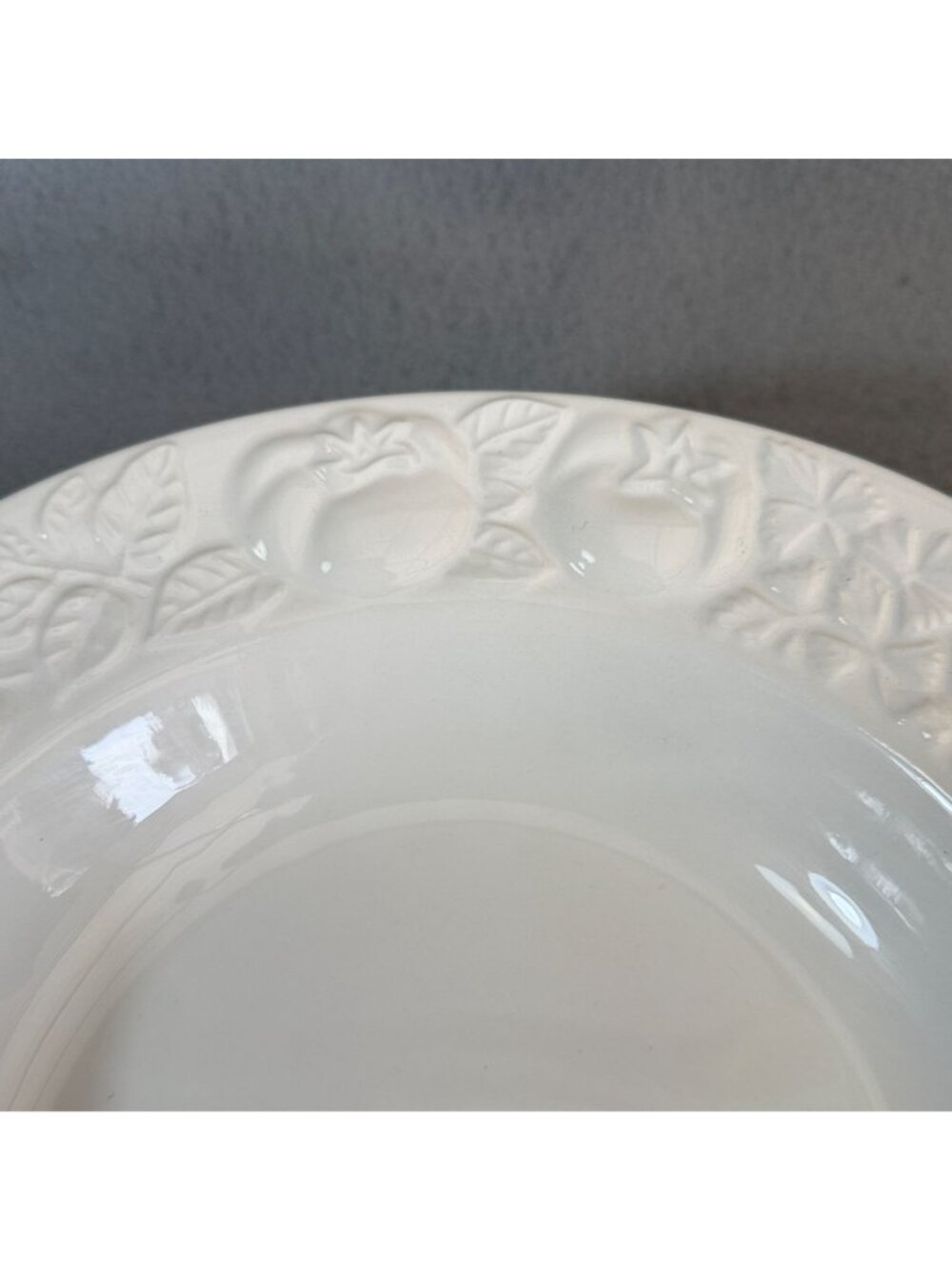 Vintage Over and Back Italy White Ceramic Pasta Soup Bowls Embossed Fruit Set of - Picture 8 of 12